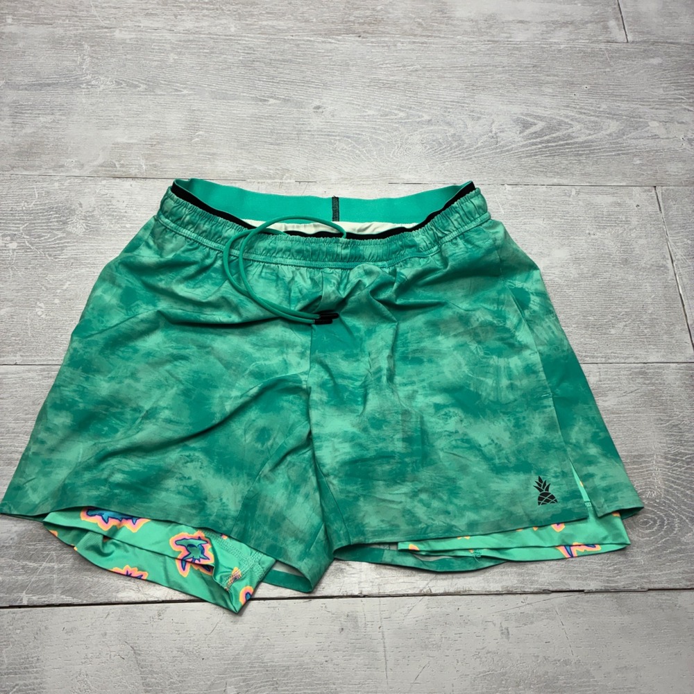 Chubbies 2-in-1 Compression Lined Shorts Mens Medium Green Tie Dye Shark 5.5"